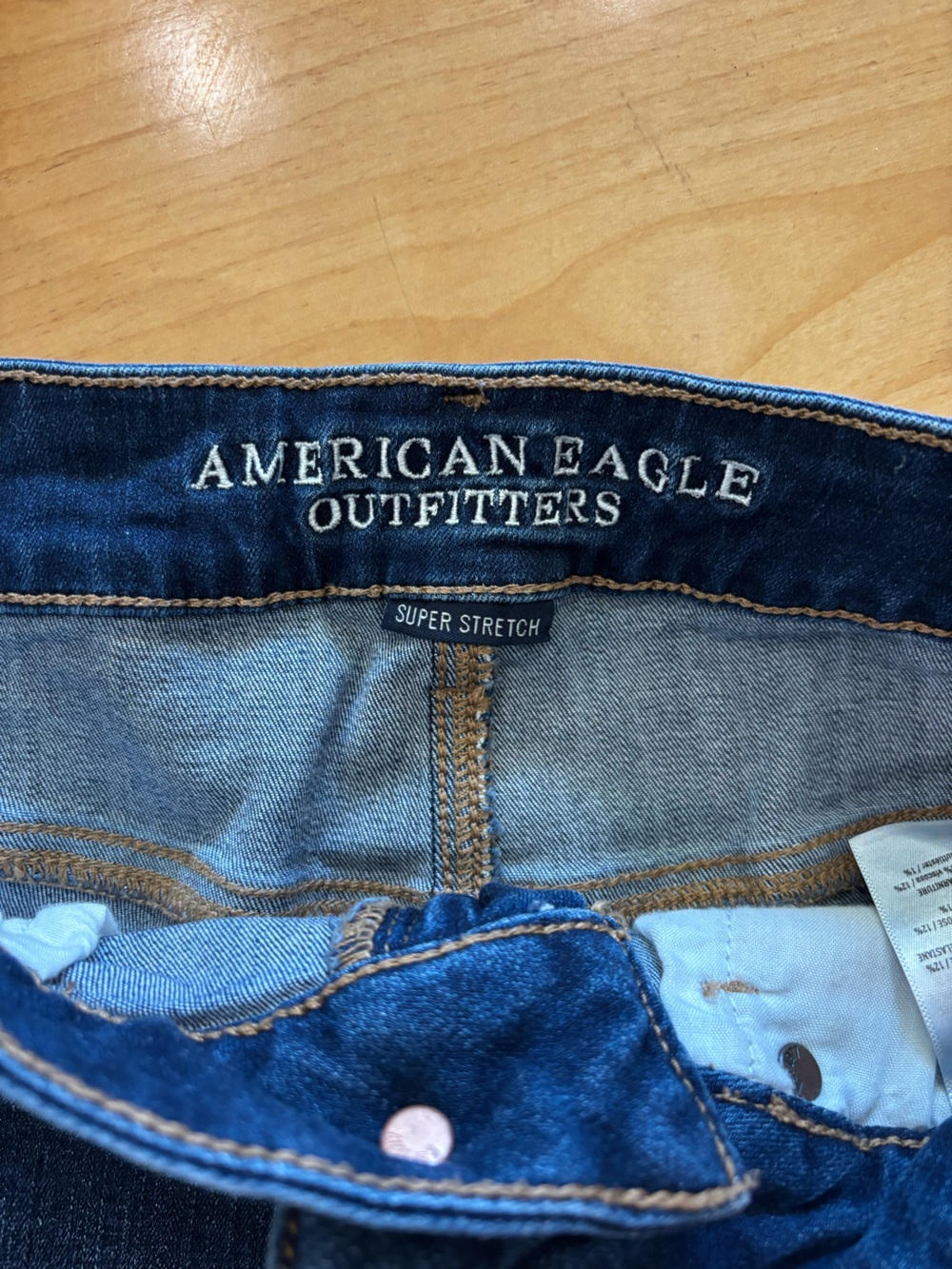American Eagle High-Rise Shorts Women’s 10 - Picture 3 of 4